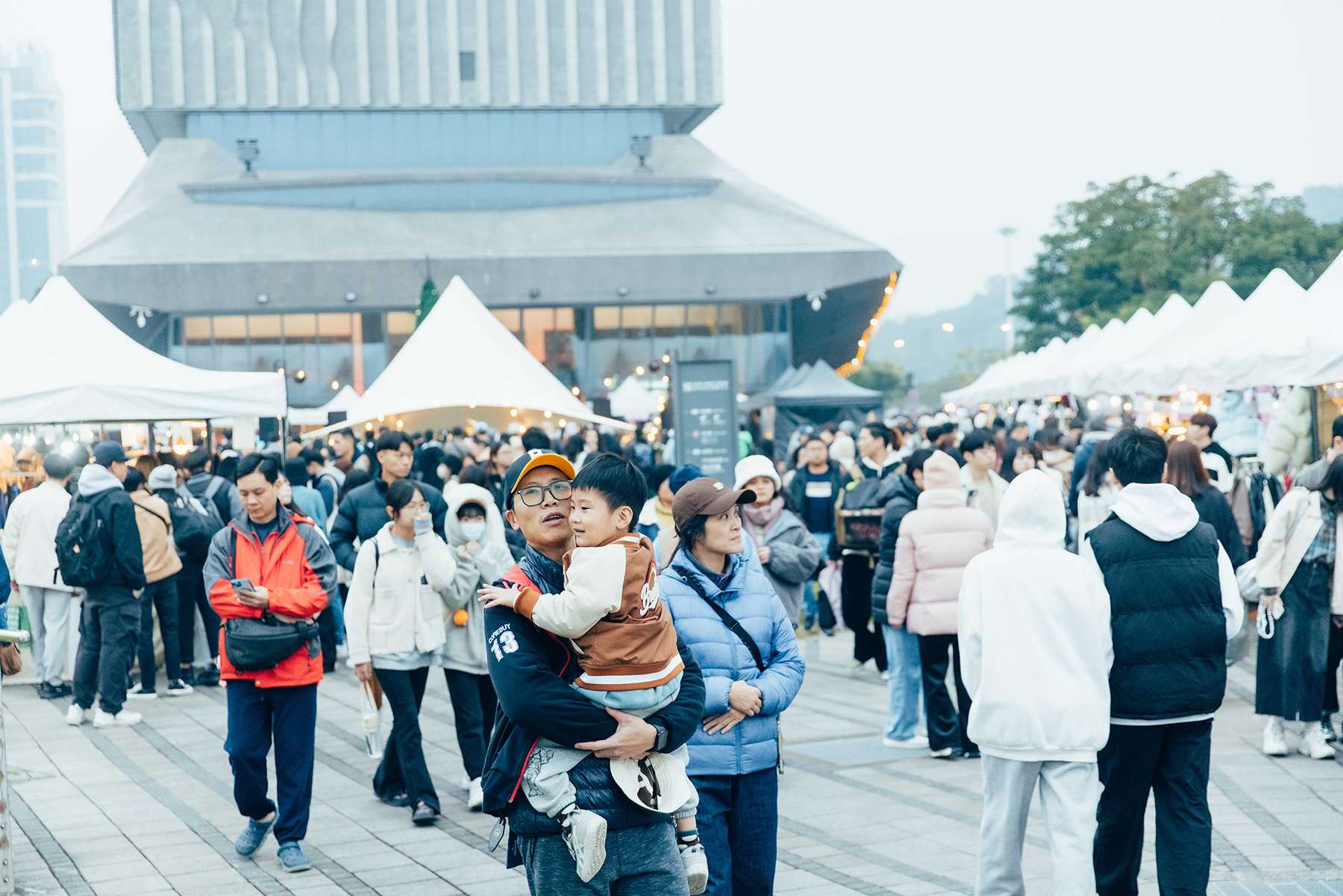 2025 年北流耶誕小鎮再升級，演出、市集及現場活動較往年再更豐富多元。