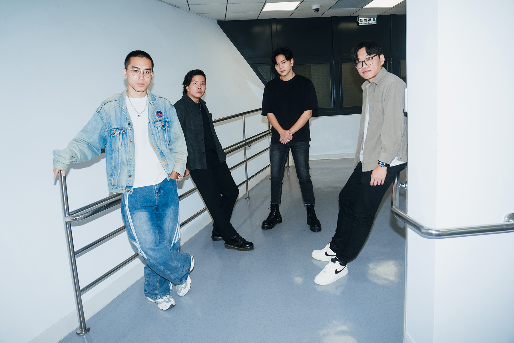 DrunkMonk 撞克茫客 成員：張惜恩(Vo.)、蕭義睿(Gt.)、王政文(Gt.)、吳孟杰(Ba.)、王非(Dr.)；Yao 成員：姚凱文(Vo.) （由左至右張惜恩、蕭義睿、王政文、姚凱文）