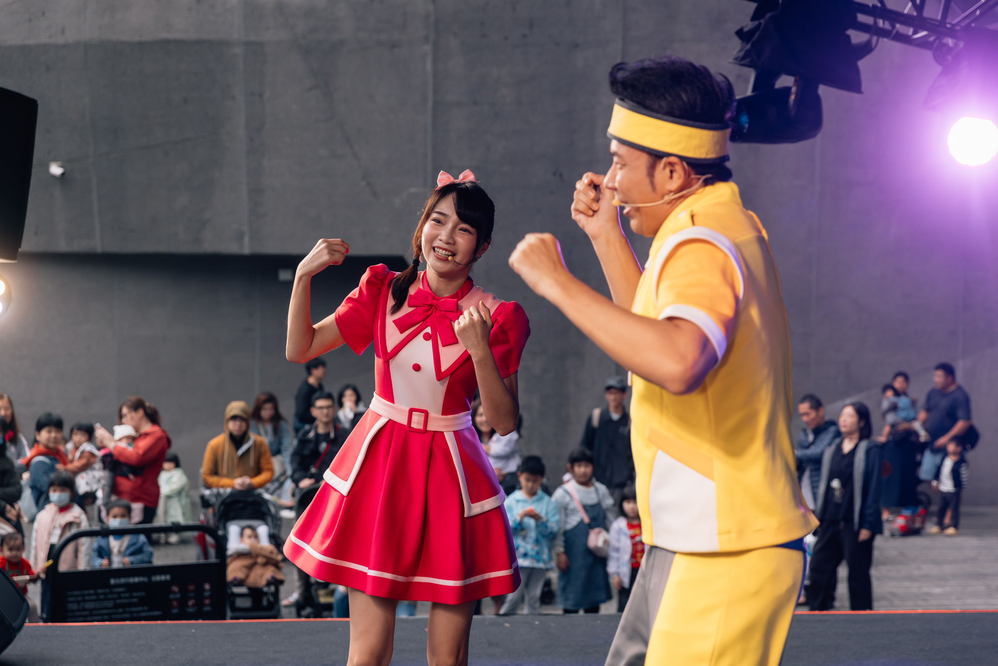 歡樂島大劇院示意圖：歡樂島帶動唱演出