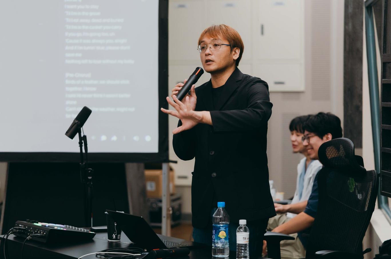 北流與國教署合作辦理的第六期「流行音樂種子教師實戰創作營」邀請金曲音樂製作人周岳澄擔任課程總導師。圖/北流提供