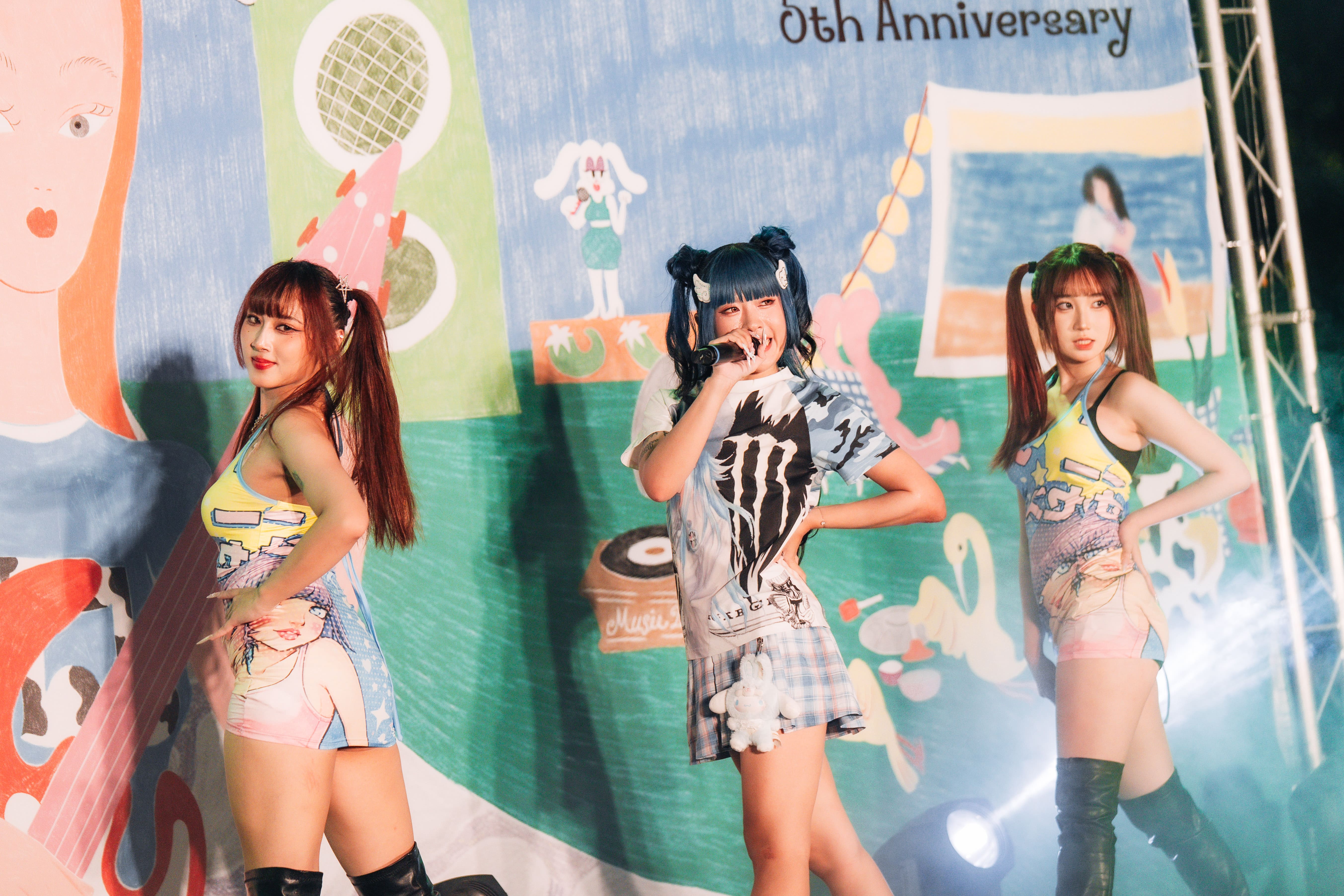 圖3、C.Holly 帶來組曲演出。